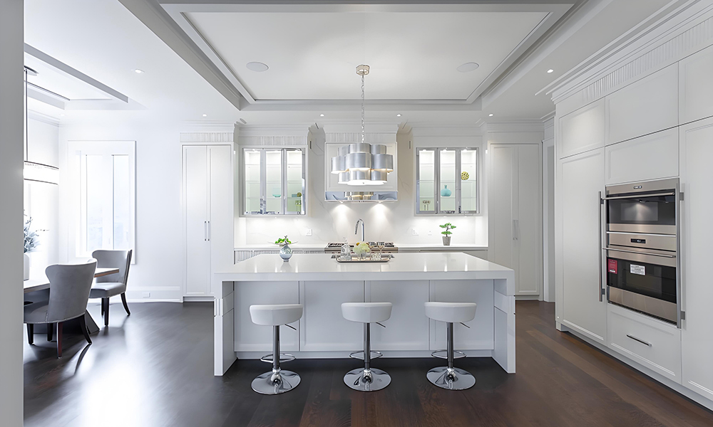 Kitchen Cabinet with Polished Lacquer Finish High Quality Scratch-Resistant Panels Modern Style for Functional Interiors