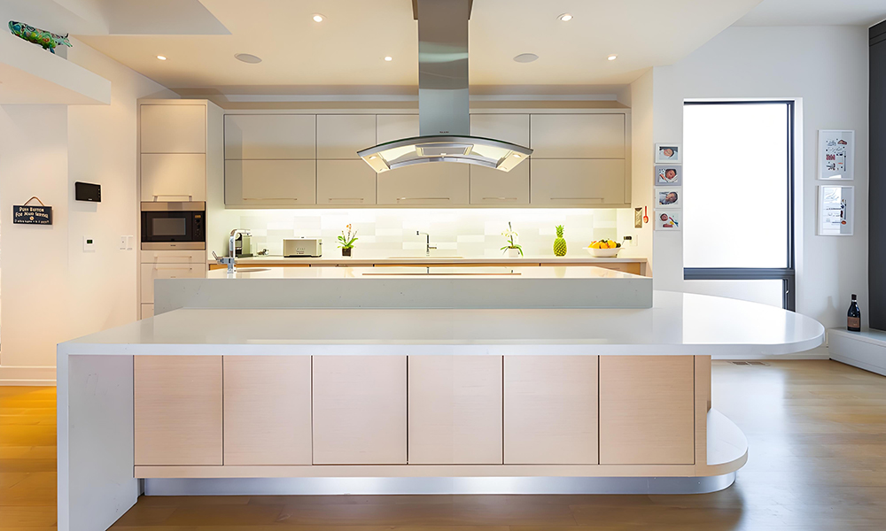 Kitchen Cabinet with Sleek Lacquer Surface Adjustable Drawers Modern Style Space-saving Design for Contemporary Family Homes