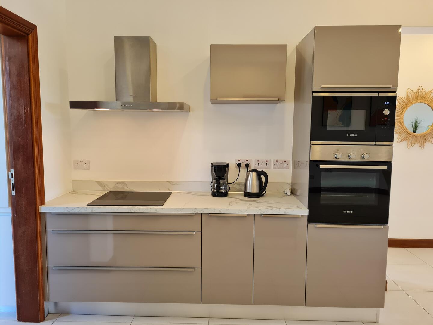 HOTEL KITCHEN CABINET